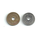 2 Moedas Japonesa 50 E 5 Yen Com Furo Original Sorte M.b.c