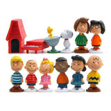 Kit 12 Bonecos Snoopy Charlie Brown Miniaturas - No Brasil