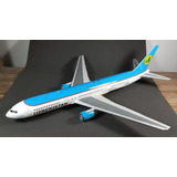Kit Montado Boeing 767 Uzbekistan 1/144 - Premiado