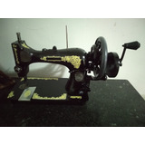 Maquina De Costura A Mão Reliquia Antiga Mais 100 Anos