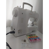 Máquina De Costura Reta Branca Singer Tradition 2250c 220v