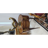 Mesa Auxiliar Estilo Feijão Com Marchetaria E Bronze