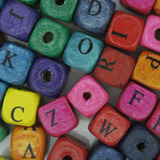 Miçanga Letras De Madeira Cubo - 10mm - 500g [1000 Peças]