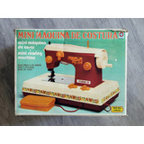 Mini Máquina De Costura Estrela 1980 - Na Caixa Com Manual