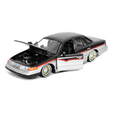 Miniatura De Metal Ford Crown Victoria Escala 1/24 Motormax 
