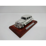 Miniatura Ixo Models 1/43 Chrysler Airflow 125 Cromado