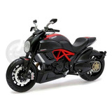 Miniatura Moto Ducati Diavel Carbon Maisto