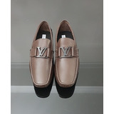 Mocassim Louis Vuitton MLV2511  Mocassim louis vuitton, Sapatos sociais  masculinos, Homens preguiçosos