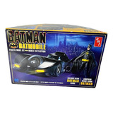 Model Kit Batmóvel + Figura Batman.
