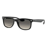 Óculos De Sol Ray-ban New Wayfarer Kids S (48-16) Armação De Náilon Cor Gloss Black, Lente Grey De Policarbonato Degradada, Haste Gloss Black De Náilon - Rb9052s