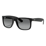 Óculos De Sol Polarizados Ray-ban Justin Classic Rb4165l Standard Armação De Náilon Cor Matte Black, Lente Grey De Policarbonato Degradada, Haste Matte Black De Náilon - Rb4165