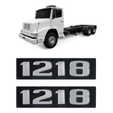 Par Emblema Caminhão Mb 1218 Plástico Preto C/ Relevo Prata