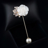 Pin Broche Flor Branca Strass Terno