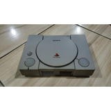 Playstation 1 Fat Só O Aparelho Sem Nada. Não Leu E A Tela Trava Depois De Uns 5 Segundos. 440. H1