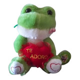 Sapo De Pelúcia Verde E Branco Com Coração E Flor Na Boca