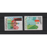 Selo Portugal,2 Selos Da Série Alfabetização 1976,usados.
