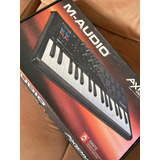 Teclado Controlador M-audio Axiom Air 32 C/ 32 Teclas 8 Pads