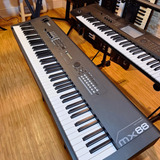 Teclado Sintetizador Yamaha Montage 7 Cor Preto