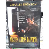 Alguem Atras Da Porta