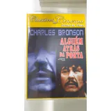 Alguem Atras Da Porta