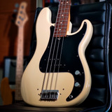 Baixo 4 Cordas Fender American Special Precision Bass White