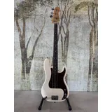 Baixo Fender American Standard