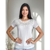 Blusa Feminina Delicada Bordada