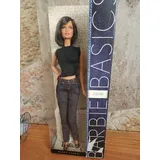 Boneca Barbie Basics Jeans