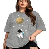 Camiseta Moderna Astronauta Plus