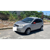 Carro Fiesta Em Otimo