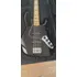 Contrabaixo Fender American Deluxe Jazz Bass. 