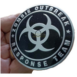 Emblema Zombie Outbreak Prata