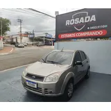 Ford Fiesta Sedan 1