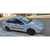 Ford Focus Sedan 1