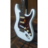 Guitarra Stratocaster 