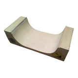 Halfpipe Skate De Dedo Obstáculo Com Cooping Em Uma Borda