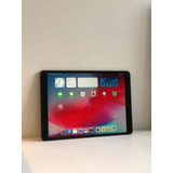iPad Air (9 Geração) 10,2 256gb + Teclado Logitech - Novos