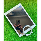 iPad Air 5th Geração - Modelo A1822 Tela 9.7 32gb Silver