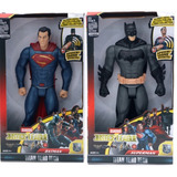 Kit 2 Bonecos Batman E Superman 30cm Com Led E Som Marvel