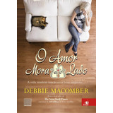 Livro Amor Mora Ao