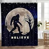 LNC 01P Cortina De Chuveiro Engraçada Pé Grande Sasquatch Lua Cheia Decoração De Casa De Banho Impermeável Cortina De Chuveiro De Poliéster Qualidade Conjunto De Cortinas De Chuveiro Com Ganchos 152 X