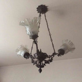 Lustre Antigo Em Bronze C 3 Tulipas Em Vidro Fosco