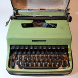 Máquina De Escrever Olivetti Letera 32