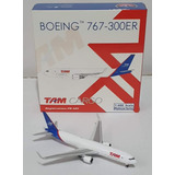 Miniatura Avião Pheonix Tam Cargo Boeing 767 300f 1 400