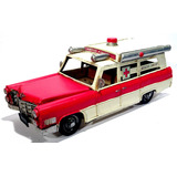 Miniatura Cadillac Ambulancia Americana
