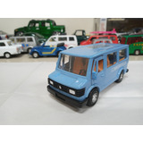 Miniatura Furgao Mercedes benz