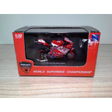 Miniatura James Toseland Ducati