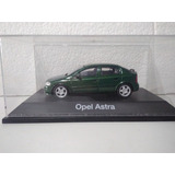 Miniatura Opel Astra Hatch 4 Portas 1 43 Schuco