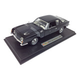 Miniatura Signature Models 1/18 1963 Studebaker Avanti