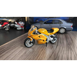 Moto Triumph 955 1